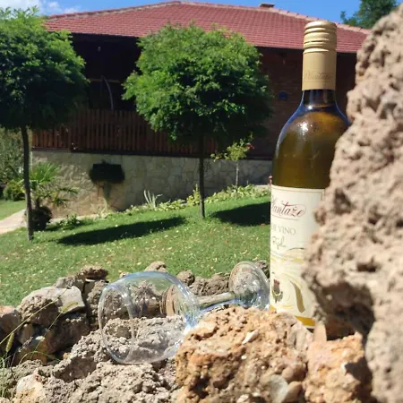 Kuca Za Uzivanje 瓦列沃